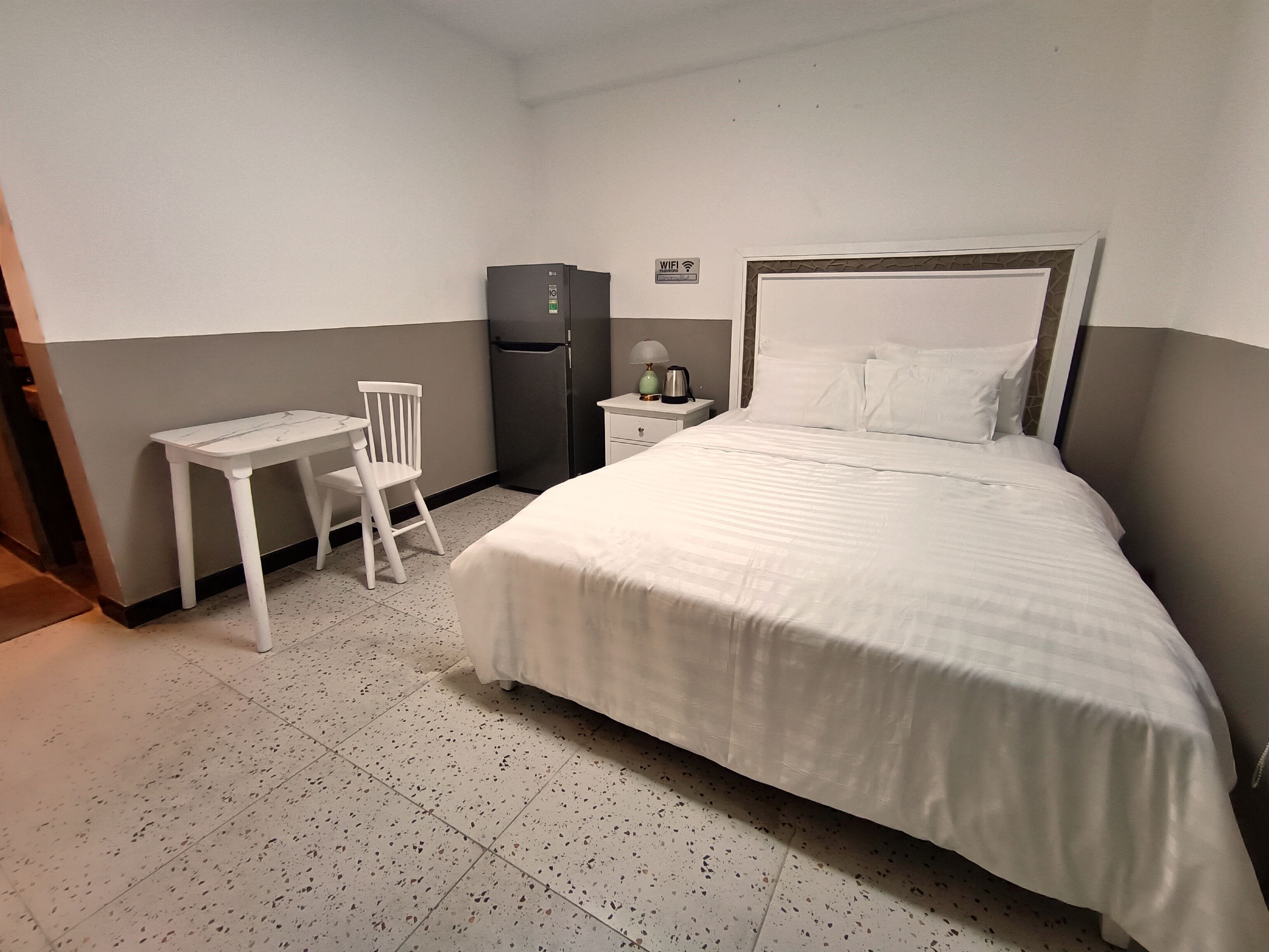 Standard dubbelrum - utsikt mot staden | Allergitestade sängkläder, gratis wi-fi och sängkläder