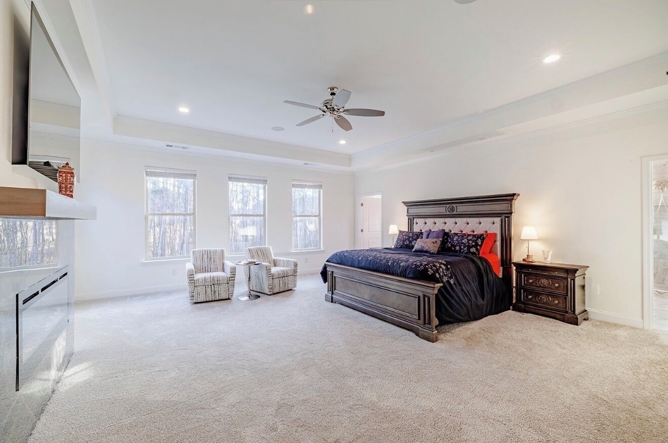 5 bedrooms, iron/ironing board, WiFi, bed sheets