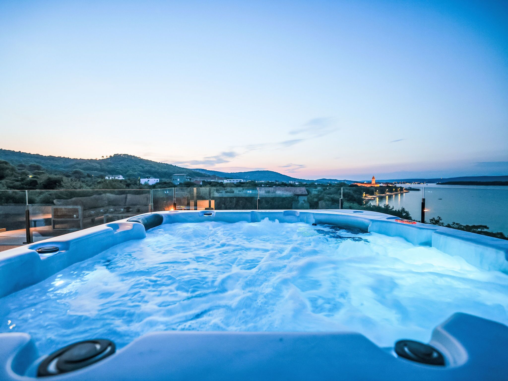 Baignoire à remous extérieure