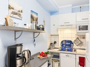Fridge, dishwasher, cookware/dishes/utensils