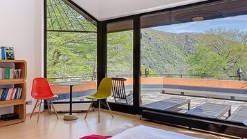 5 Schlafzimmer, Schreibtisch