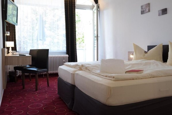 Double Room, Balcony, City View | In-room safe, desk, iron/ironing board, free WiFi - Hotel Promenade (Bad Steben)