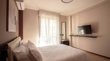 1 bedroom, iron/ironing board, travel crib, free WiFi