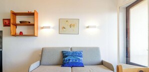 Interior - Cozy studio with sea view near the beach for 2 people (Le Lavandou)