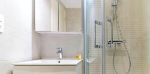 Hair dryer, towels - Cozy studio with sea view near the beach for 2 people (Le Lavandou)