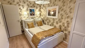 Bügeleisen/Bügelbrett, WLAN, Bettwäsche