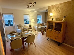 TV - Modern and stylish vacation apartment Kathy - parking, sauna, balcony (Bad Schandau)