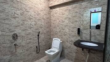 Deluxe Single Room | Bathroom