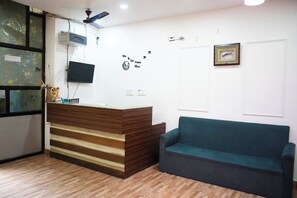 Lobby - Hotel RV Palace (Gorakhpur)