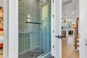 House | 4 bedrooms, Internet - Hip Rooftop Deck Game Room in Downtown Nashville (Nashville)