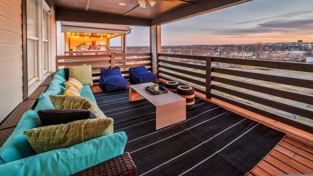 House | 4 bedrooms, desk, Internet - Game Room Balcony Backyard Near Downtown Nash (Nashville)