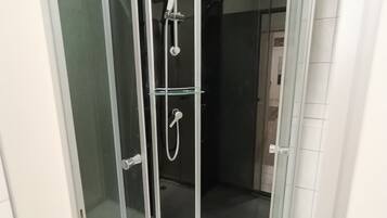 Classic Apartment, City View | Bathroom