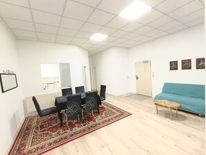 Classic-Apartment, Stadtblick | Wohnbereich