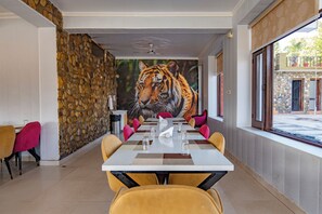 Restaurant - Flying Sparrow Riverside Resort (Ramnagar)