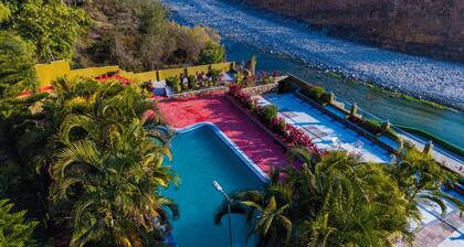 Flying Sparrow Riverside Resort