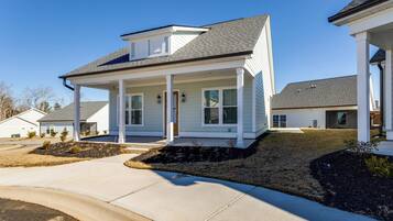 House (2 Bedrooms) | Front of property