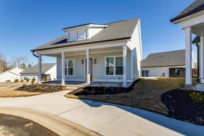 House (2 Bedrooms) | Front of property