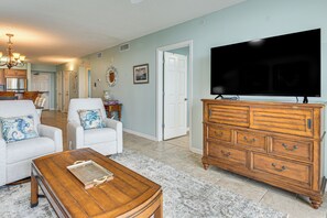 Apartment (2 Bedrooms) | Interior - Gulf-view Retreat w/ Private Beach in Destin! (Destin)