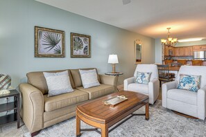 Apartment (2 Bedrooms) | Interior - Gulf-view Retreat w/ Private Beach in Destin! (Destin)