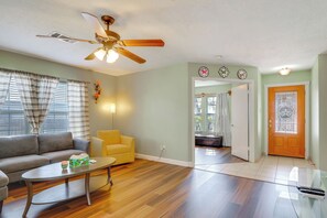 House (3 Bedrooms) | Interior - Perfect for Families! Round Rock Home w/ Yard (Round Rock)