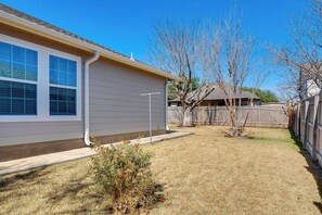 House (3 Bedrooms) | Interior - Perfect for Families! Round Rock Home w/ Yard (Round Rock)