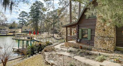 Private Hot Tub & Dock: Lake Livingston Log Cabin!