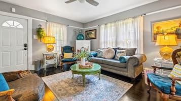 House (2 Bedrooms) | Interior
