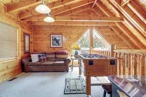 House (3 Bedrooms) | Interior - Family Haven w/ Hot Tub! 5 Mi to Dtwn Pigeon Forge (Sevierville)