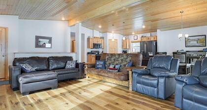 Game Room & Dock: Lakefront Park Falls Getaway