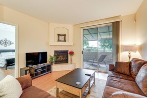 Front of property - Golf Course Views! Relaxing & Convenient Mesa Unit (Mesa)