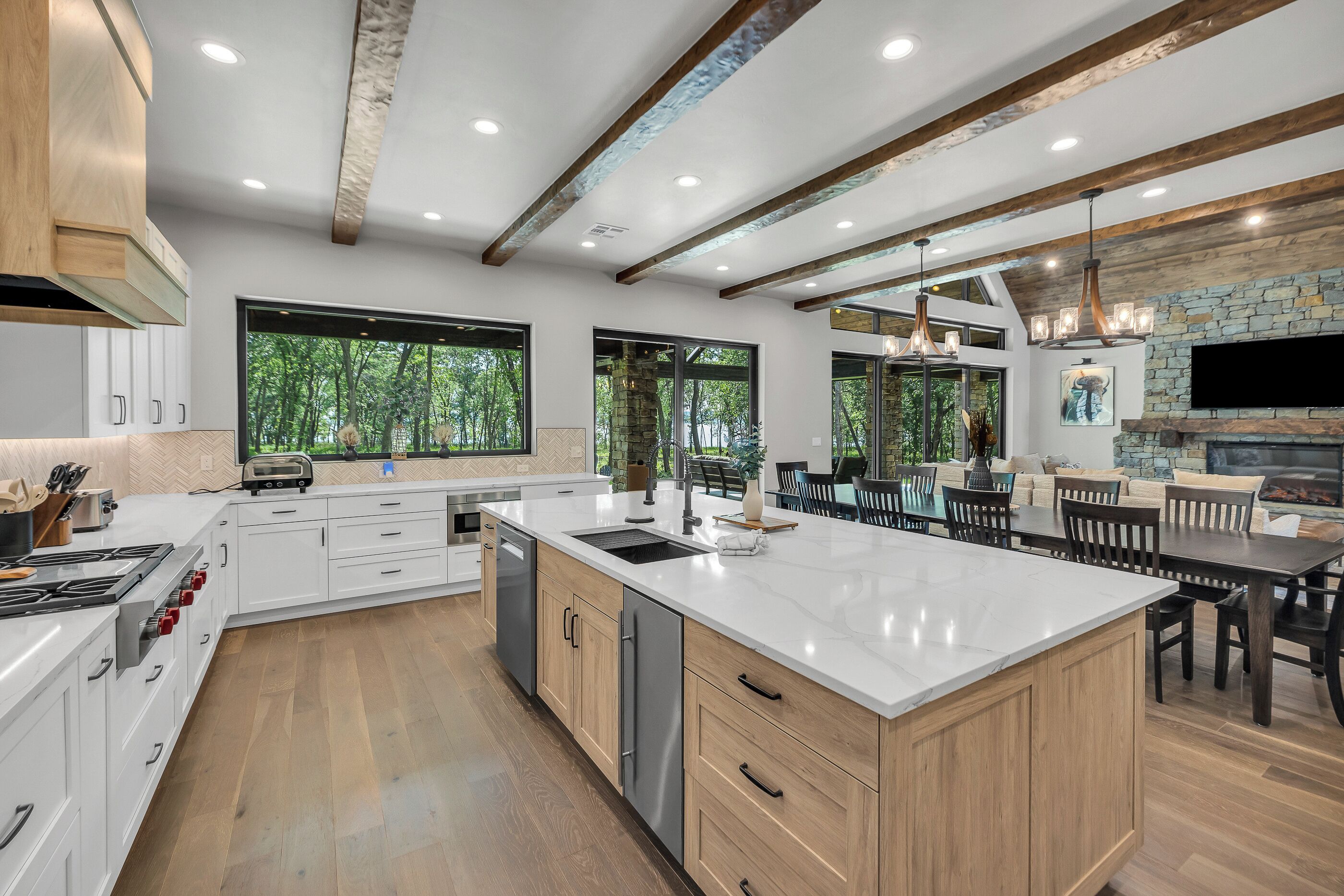 House (5 Bedrooms) | Interior