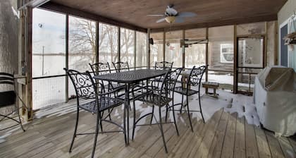 Boat & Hike Up North! Lakefront Minnesota Duplex