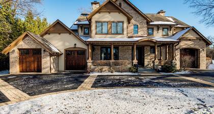 1 Mi to Metra: Estate w/ Theater, Game Room & More