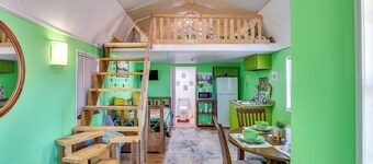 Cozy Cabin in Overton Glamping Community w/ Perks!