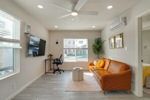 Interior - Great for Digital Nomads! Convenient Manteca Apt (Manteca)