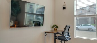 Great for Digital Nomads! Convenient Manteca Apt