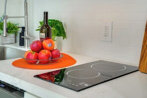 Interior - Great for Digital Nomads! Convenient Manteca Apt (Manteca)