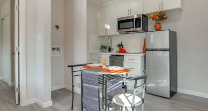 Great for Digital Nomads! Convenient Manteca Apt