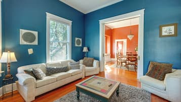 House (4 Bedrooms) | Interior