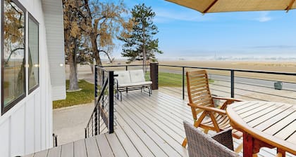Home w/ Farmstyle Loft & Views, Mins to Dtwn