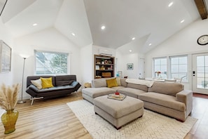 House (2 Bedrooms) | Interior - Home w/ Farmstyle Loft & Views, Mins to Dtwn (Burley)