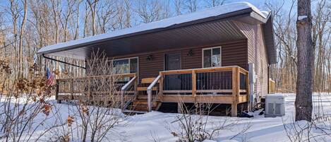 House (4 Bedrooms) | Front of property