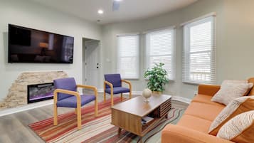 House (3 Bedrooms) | Front of property