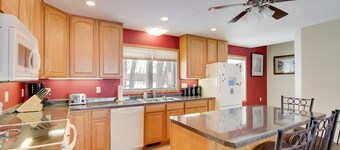 Family Nature Haven! Lakefront Pelican Lake Duplex