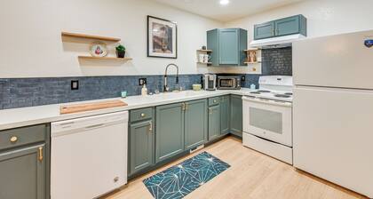 Mcm-inspired Decor & Top Location! Tumwater Duplex