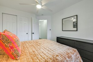 Interior - Mcm-inspired Decor & Top Location! Tumwater Duplex (Olympia)