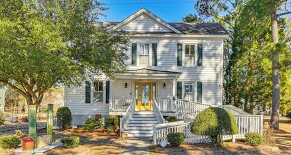 Timeless Charm! Family Home Near Belhaven Beach