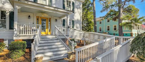 House (5 Bedrooms) | Interior