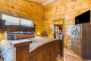 Interior - Hot Tub, Games & Pool: Sevierville Family Retreat (Sevierville)