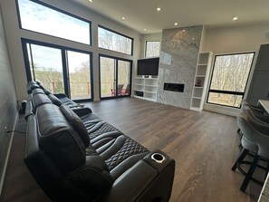 TV, fireplace - LERMOND OVERLOOK - Town of Hope - Lermond Pond (Hope)